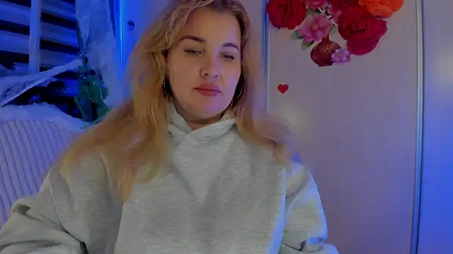 Snapshot of CoraSwon chatting on 2, 11, 2025 CoraSwon online show from 2, 11, 2025