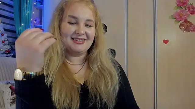 Snapshot of CoraSwon chatting on 21, 12, 2025 CoraSwon online show from 21, 12, 2025