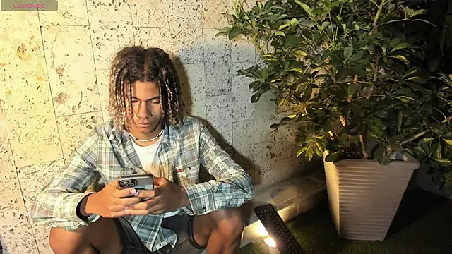 Maxim-Walker online show from 8, 3, 2025