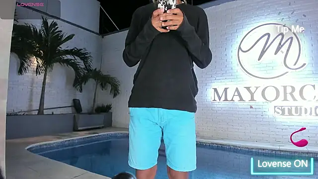 Maxim-Walker online show from 10, 10, 2025