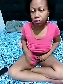 Snapshot of littlebrunett chatting on 22, 12, 2024 littlebrunett online show from 22, 12, 2024