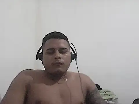 SaucyAffair0 online show from 2, 1, 2025