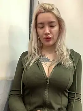 Snapshot of Sextazy chatting on 8, 1, 2025 Sextazy online show from 8, 1, 2025