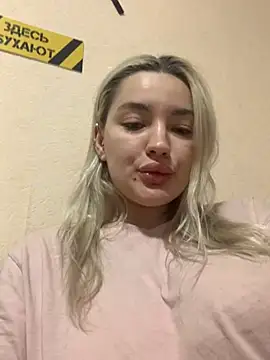 Snapshot of Sextazy chatting on 6, 2, 2025 Sextazy online show from 6, 2, 2025