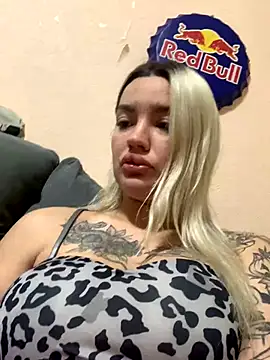 Snapshot of Sextazy chatting on 21, 9, 2025 Sextazy online show from 21, 9, 2025