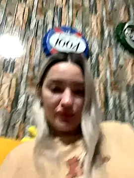 Snapshot of Sextazy chatting on 19, 10, 2025 Sextazy online show from 19, 10, 2025
