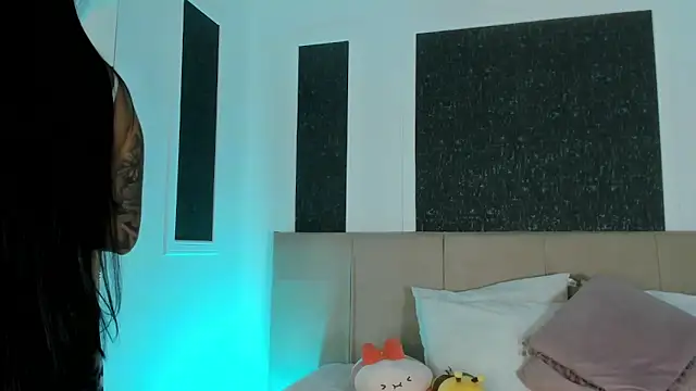 Alaia Manson online show from 26, 2, 2026