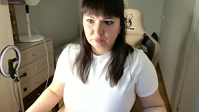Snapshot of Tina_Dolly chatting on 8, 7, 2026 Tina Dolly online show from 8, 7, 2026