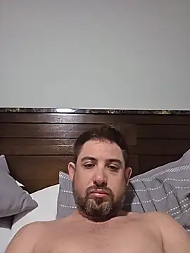 Snapshot of caliguy37 chatting on 27, 6, 2026 caliguy37 online show from 27, 6, 2026
