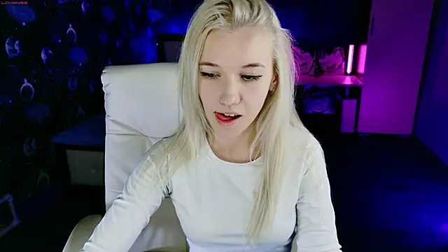 ShhhO O online show from 8, 9, 2025