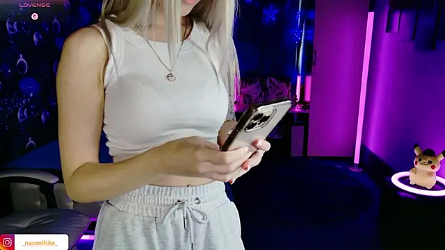 Snapshot of ShhhO_O chatting on 16, 6, 2026 ShhhO O online show from 16, 6, 2026