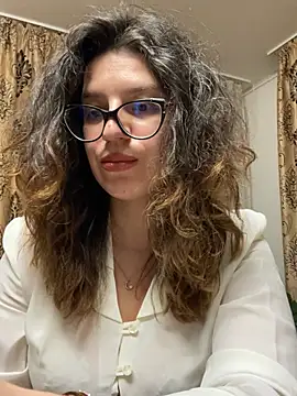 NadiraNoor online show from 4, 3, 2026