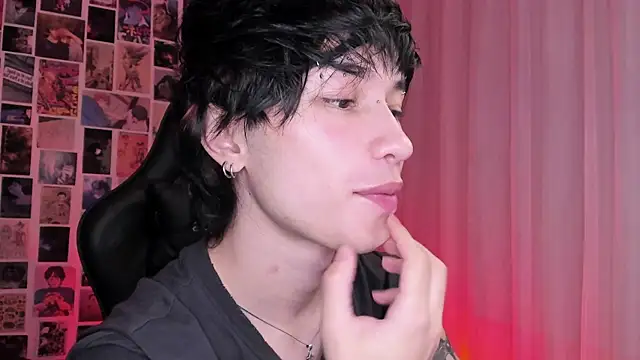 Snapshot of liamelf chatting on 13, 10, 2025 liamelf online show from 13, 10, 2025