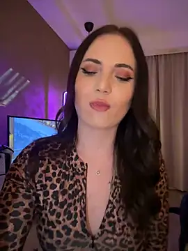 Snapshot of AvaGianna chatting on 5, 1, 2025 AvaGianna online show from 5, 1, 2025