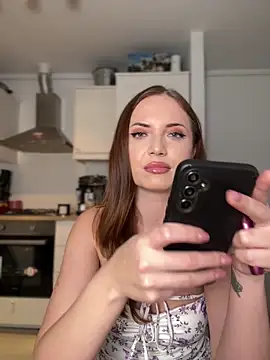 Snapshot of AvaGianna chatting on 4, 11, 2025 AvaGianna online show from 4, 11, 2025