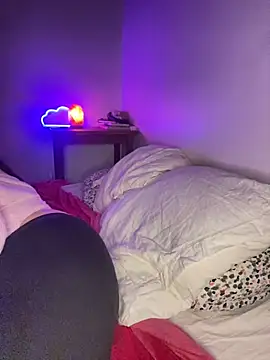 milkyhonybaby online show from 3, 1, 2025