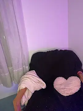 milkyhonybaby online show from 10, 1, 2025