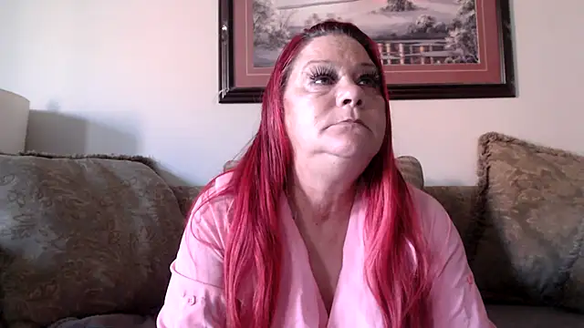 Snapshot of LexxiLeeds chatting on 5, 10, 2025 LexxiLeeds online show from 5, 10, 2025