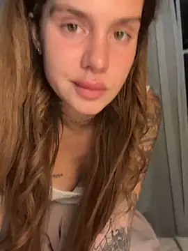 Snapshot of EmiliaCatalina chatting on 31, 1, 2025 EmiliaCatalina online show from 31, 1, 2025