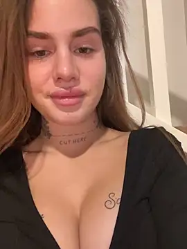 Snapshot of EmiliaCatalina chatting on 17, 2, 2025 EmiliaCatalina online show from 17, 2, 2025