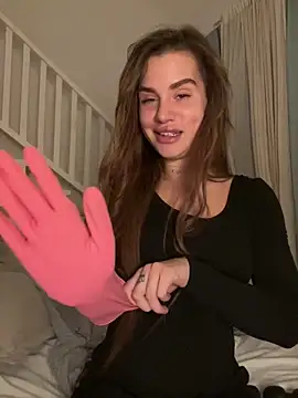 Snapshot of EmiliaCatalina chatting on 8, 3, 2025 EmiliaCatalina online show from 8, 3, 2025