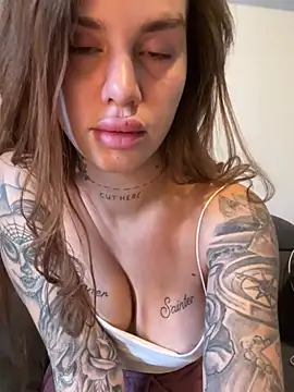 Snapshot of EmiliaCatalina chatting on 18, 3, 2025 EmiliaCatalina online show from 18, 3, 2025