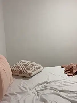 Snapshot of EmiliaCatalina chatting on 24, 9, 2025 EmiliaCatalina online show from 24, 9, 2025