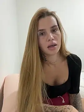 Snapshot of EmiliaCatalina chatting on 30, 9, 2025 EmiliaCatalina online show from 30, 9, 2025