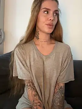 EmiliaCatalina online show from 29, 3, 2026