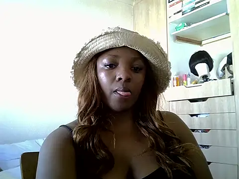 QuennNandi online show from 29, 10, 2025