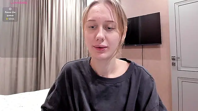 Snapshot of Mika_Ray chatting on 13, 12, 2025 Mika Ray online show from 13, 12, 2025