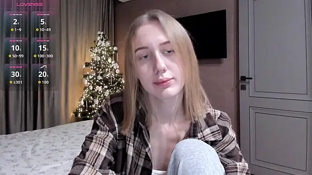 Snapshot of Mika_Ray chatting on 18, 12, 2025 Mika Ray online show from 18, 12, 2025