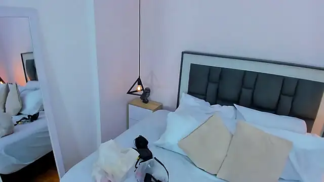 Snapshot of victoria_cooper3 chatting on 15, 11, 2025 victoria cooper3 online show from 15, 11, 2025