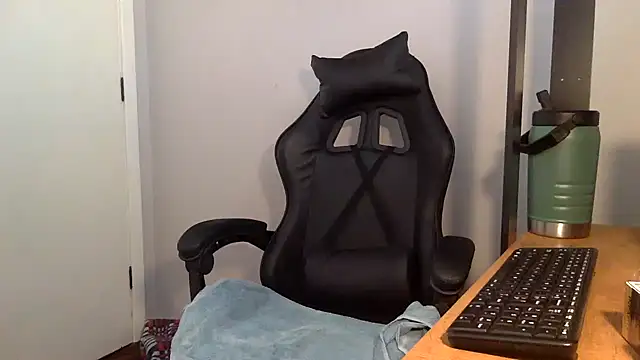 Smoker Ginger online show from 5, 3, 2025