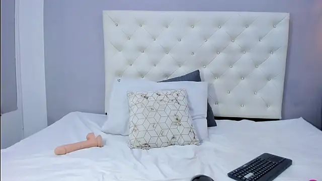 Snapshot of NICOLSKINNY1 chatting on 6, 10, 2025 NICOLSKINNY1 online show from 6, 10, 2025