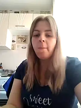 Snapshot of Lady_nice_cat chatting on 4, 2, 2025 Lady nice cat online show from 4, 2, 2025
