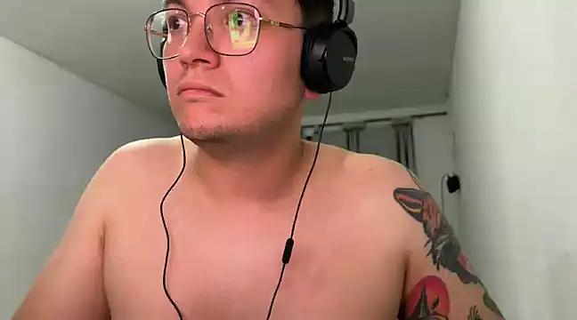 Snapshot of unoxestres chatting on 18, 2, 2025 unoxestres online show from 18, 2, 2025