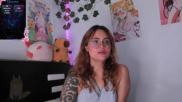 Snapshot of Violette-Ramirez01 chatting on 9, 2, 2025 Violette-Ramirez01 online show from 9, 2, 2025