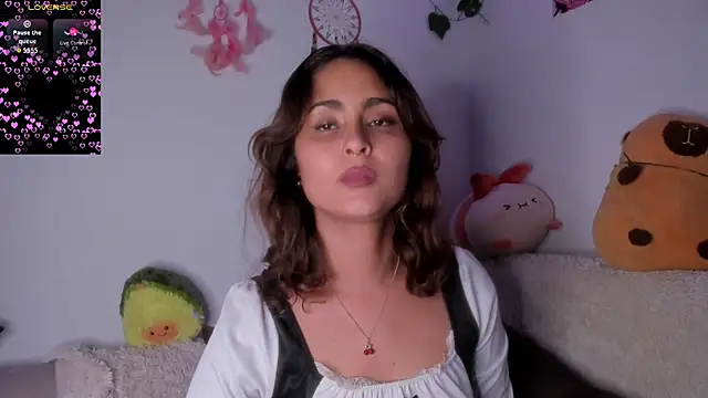 Snapshot of Violette-Ramirez01 chatting on 10, 11, 2025 Violette-Ramirez01 online show from 10, 11, 2025