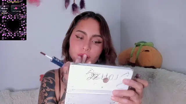 Snapshot of Violette-Ramirez01 chatting on 1, 12, 2025 Violette-Ramirez01 online show from 1, 12, 2025