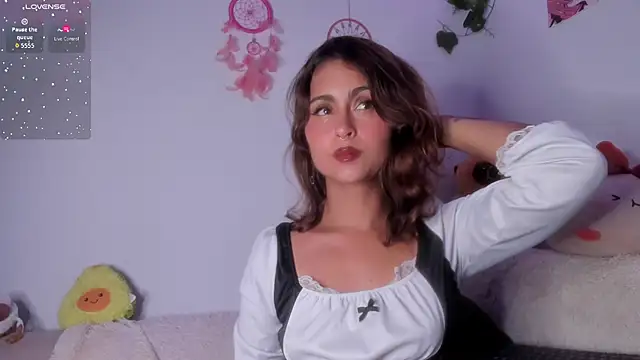 Snapshot of Violette-Ramirez01 chatting on 21, 12, 2025 Violette-Ramirez01 online show from 21, 12, 2025