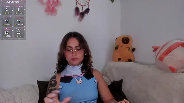 Snapshot of Violette-Ramirez01 chatting on 2, 2, 2026 Violette-Ramirez01 online show from 2, 2, 2026