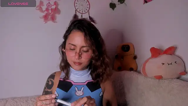 Snapshot of Violette-Ramirez01 chatting on 12, 2, 2026 Violette-Ramirez01 online show from 12, 2, 2026