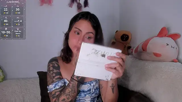 Snapshot of Violette-Ramirez01 chatting on 18, 2, 2026 Violette-Ramirez01 online show from 18, 2, 2026