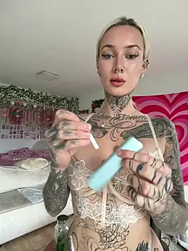 Snapshot of Stella-Kink chatting on 8, 7, 2026 Stella-Kink online show from 8, 7, 2026