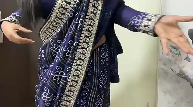 julie 08 online show from 10, 12, 2024