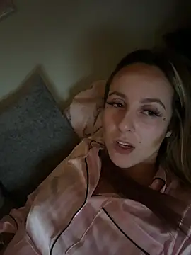 Snapshot of Miss_emilee chatting on 17, 12, 2024 Miss emilee online show from 17, 12, 2024