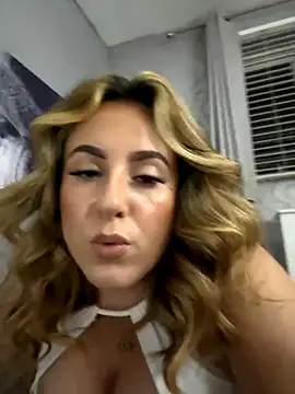 Snapshot of Miss_emilee chatting on 2, 10, 2025 Miss emilee online show from 2, 10, 2025