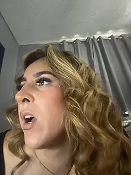 Snapshot of Miss_emilee chatting on 9, 10, 2025 Miss emilee online show from 9, 10, 2025