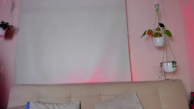 Snapshot of roselinedior chatting on 4, 2, 2025 roselinedior online show from 4, 2, 2025